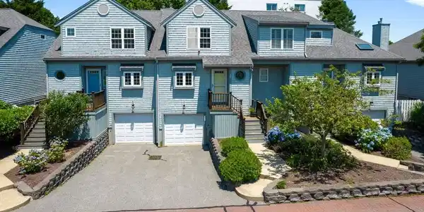174 Queen St