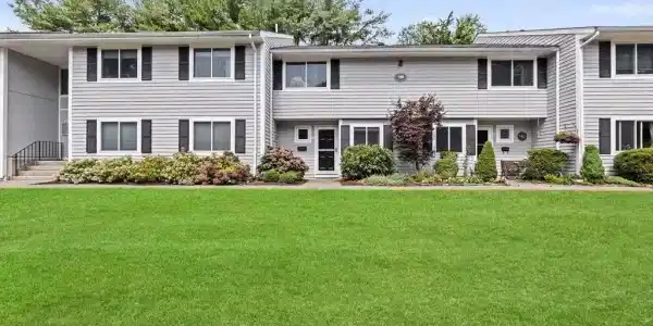 18 Beals Cove Rd
