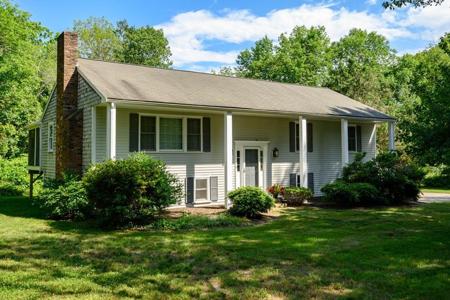 11 Williamsburg Ln