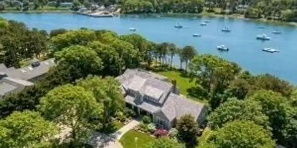 197 Woodland Way