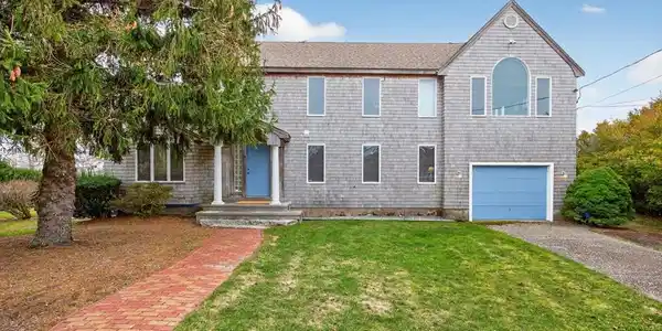 15 Hedge Lane