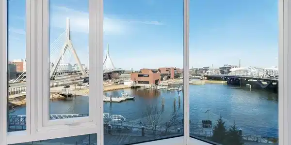 100 Lovejoy Wharf