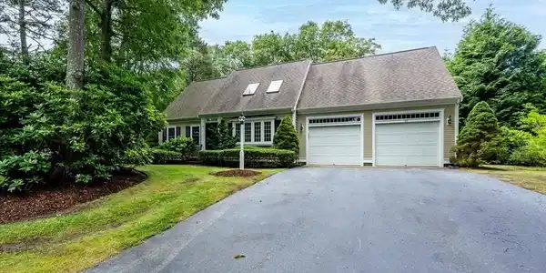 21 Rainbow Dr