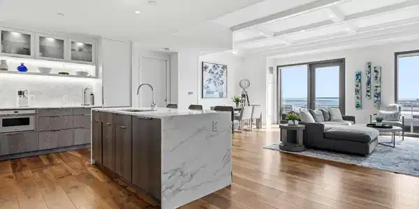 300 Pier 4 Blvd