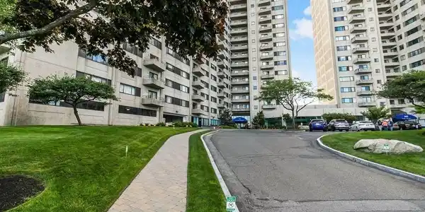 376 Ocean Ave