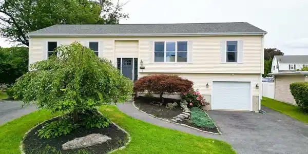 360 Perron Ave
