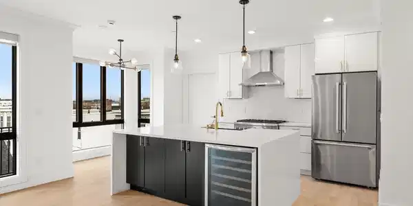 148 W 9th St