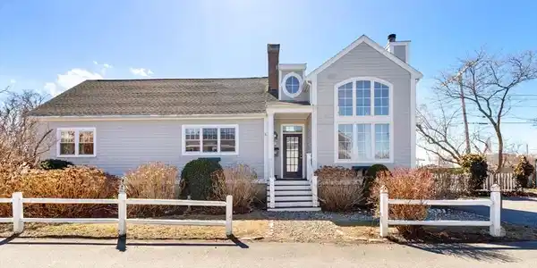 4 Winter Island Rd