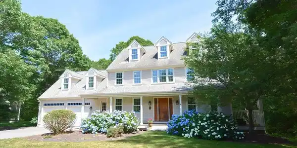321 N Falmouth Hwy