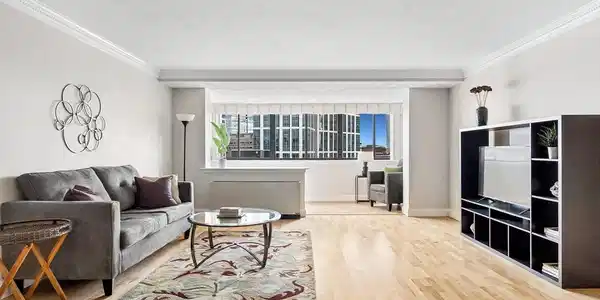 6 Whittier Pl