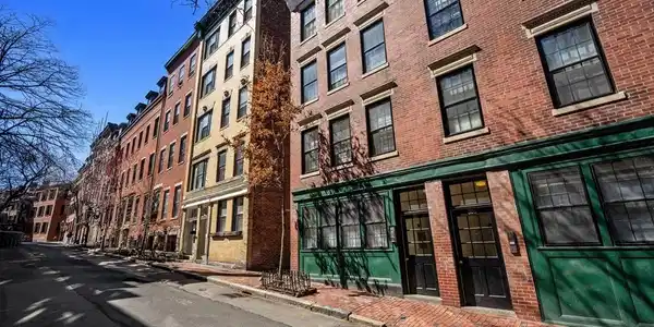 80 W Cedar St