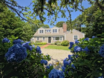 55 Meadowview Rd S
