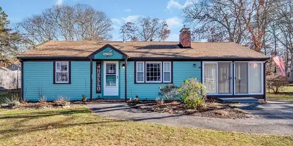 24 Pine Grove Rd