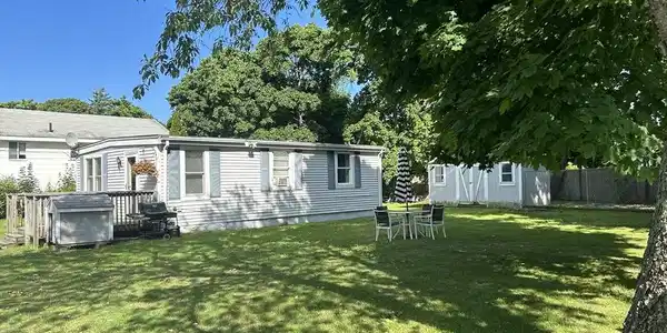 22 Belmont St