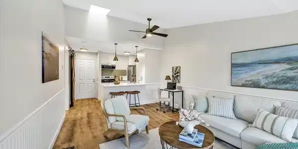 102 Fletcher Ln