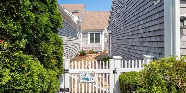 66 Holbeck Corner