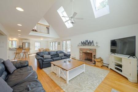 165 Mayflower Dr