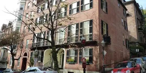 1 Chestnut St