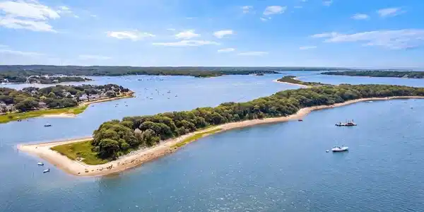 9 Bassetts Island