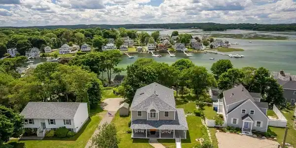 6 Riggs Point Road