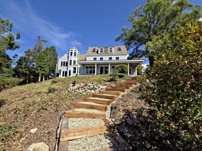 10 Squeteague Harbor Rd