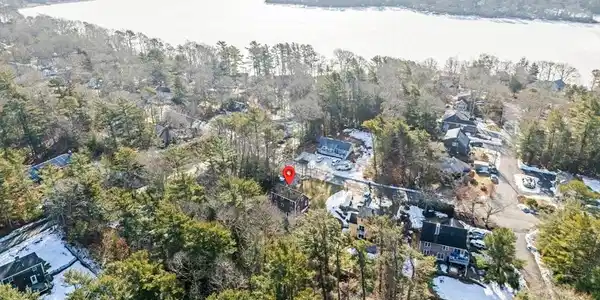 233 Pinecrest Beach Dr