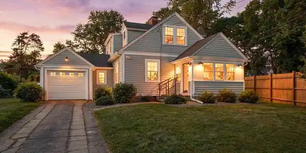 182 Woods Hole Rd