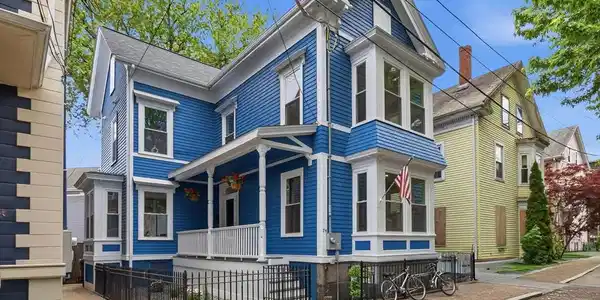 7 1/2 Pleasant St