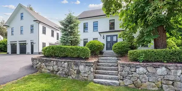 525 Country Way