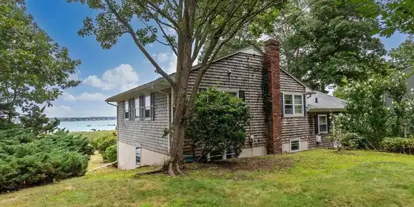 3 Arrowhead Ln