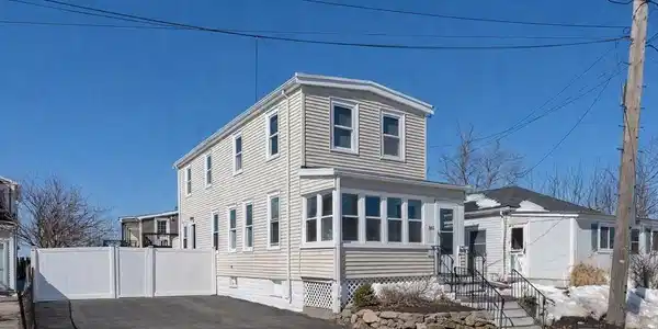 861 N Shore Rd