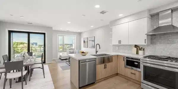 457 W Broadway