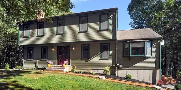 102 Pioneer Trail