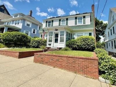 10 Brewster St