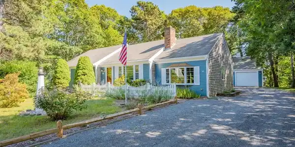 40 Horseshoe Way