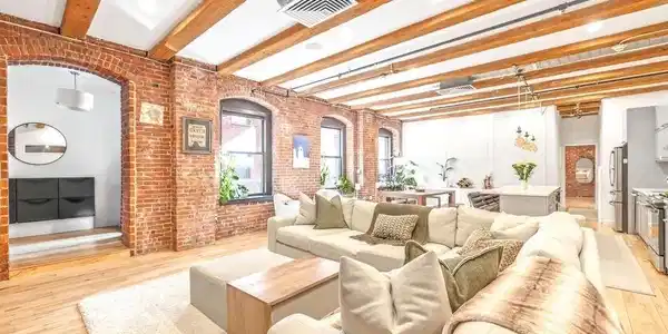21 Wormwood St