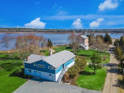 3 Bass Point Rd