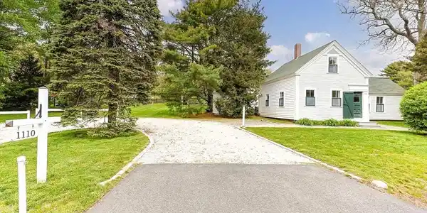 1110 Queen Anne Rd