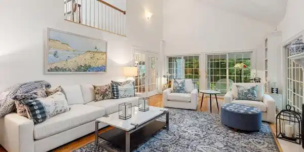 11 Forest Lane
