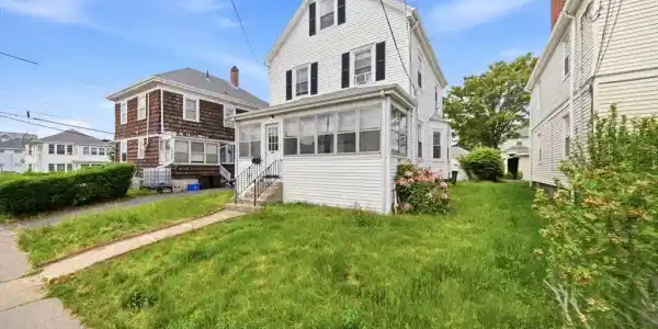 136 Hollis Ave