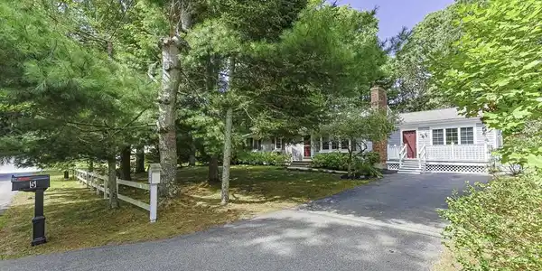 5 Carl Gardner Rd