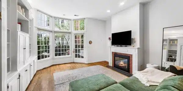 40 Joy St