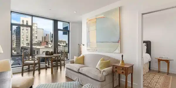 40 Traveler St