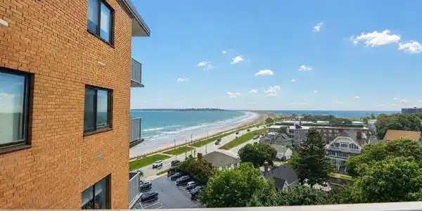 300 Lynn Shore Dr