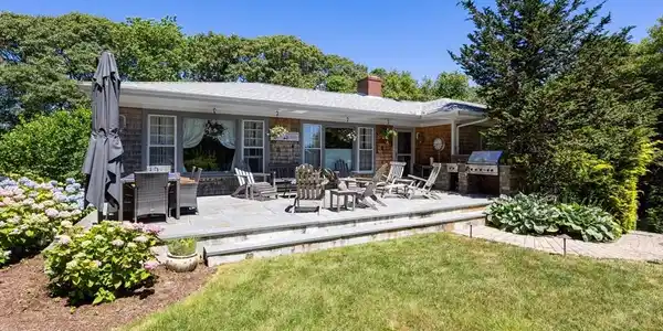 225 Moorland Rd
