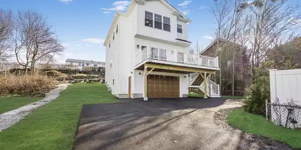 144 Bailey Street