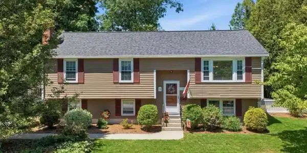 22 Lindale Ave
