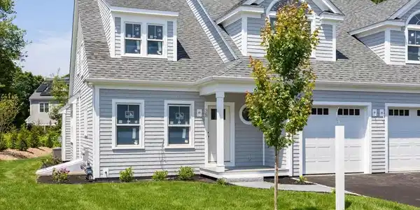 213 N Falmouth Hwy