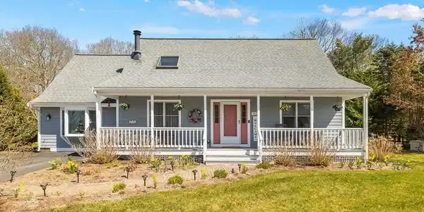 61 Meadow View Dr