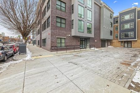 150 W Broadway